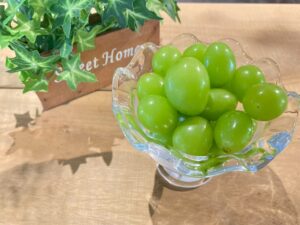 【ハウス栽培】シャインマスカット（贈答用）2kg（4〜5房） - 画像 (2)